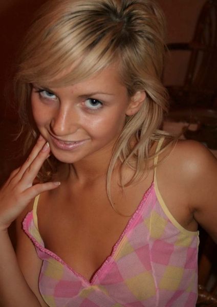 Я искусная мастерица в сфере интимных удовольствий, готовая исполнить все твои фантазии. В моих нежных объятиях ты забудешь о реальности, утонешь в волнующем океане наслаждения. Мои услуги затрагивают широкий спектр возможностей: классический секс, оральный секс, ролевые игры и многое другое. Я открыта к экспериментам и новым ощущениям. На моих фотографиях ты увидишь мои изысканные формы, которые обещают много приятности. Открой новую главу в своей жизни соблазнительной интимной с Москвой. Позвони мне! 😉🌹 Яна